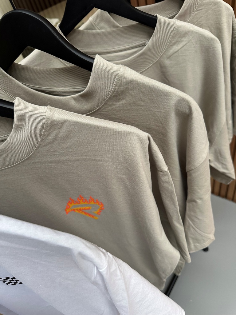 REV 'N ROAST T-Shirt – Baggy Fit, Stone